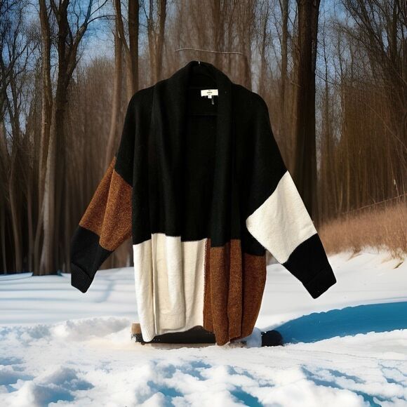 Entro Black and White Color Block Long‎ Sleeve Sweater Cardigan in Size Large - Picture 1 of 11